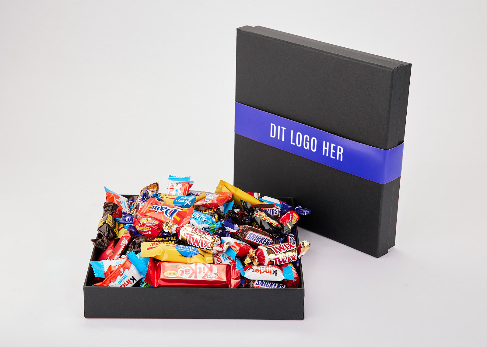 Slikbox med 500g deluxe chokolade & eget logo (Minimum 25 stk.)