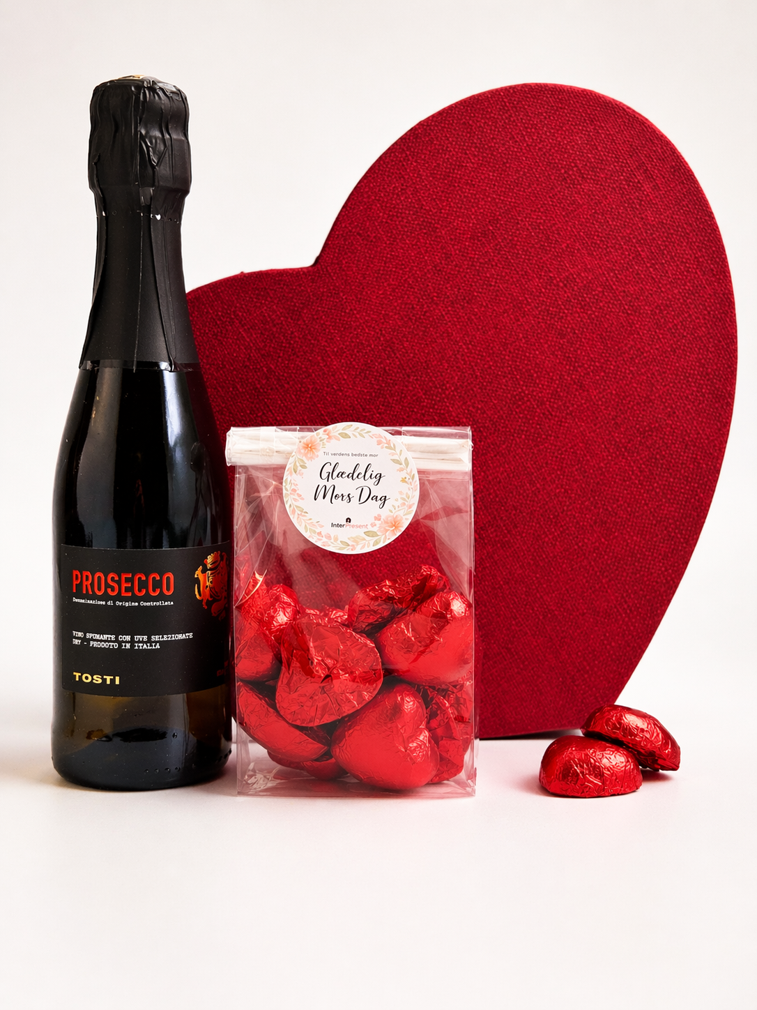 Processo og Røde Chokoladehjerter i Hjerteformet Gaveæske - Mors dag