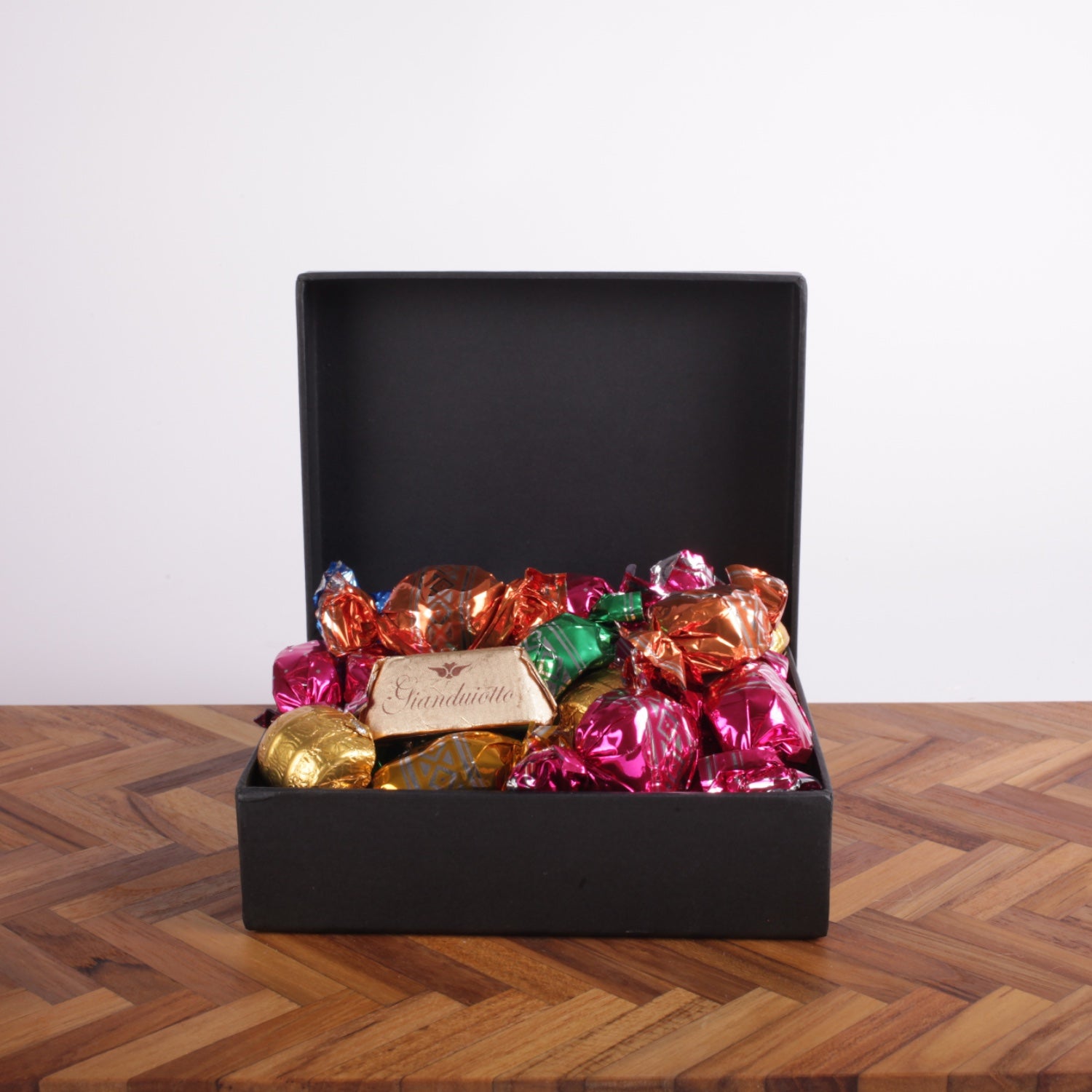 Godter i sort æske 300g