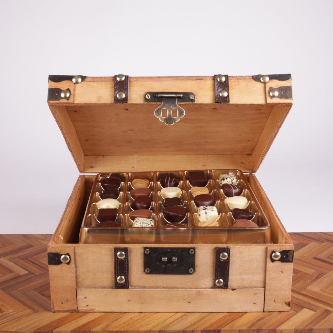 Dansk dessertchokolade i træskrin