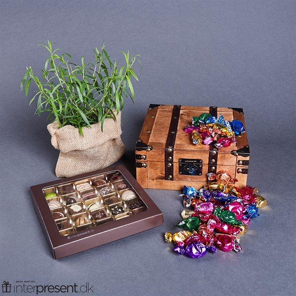 25 stk. Belgisk chokolade og blandede godter i træskrin