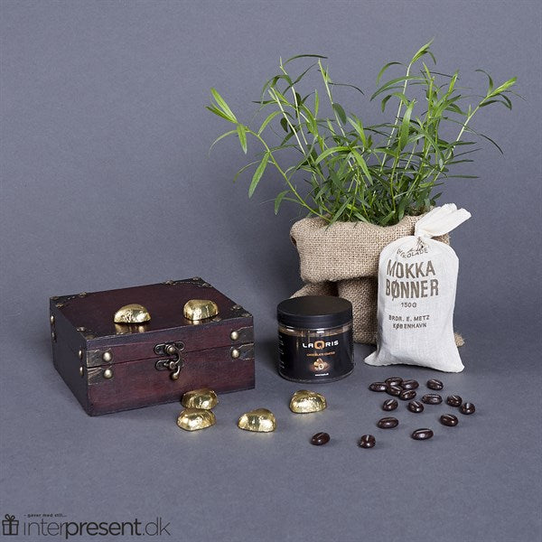 Træskrin m/ chokolade og lækkerier